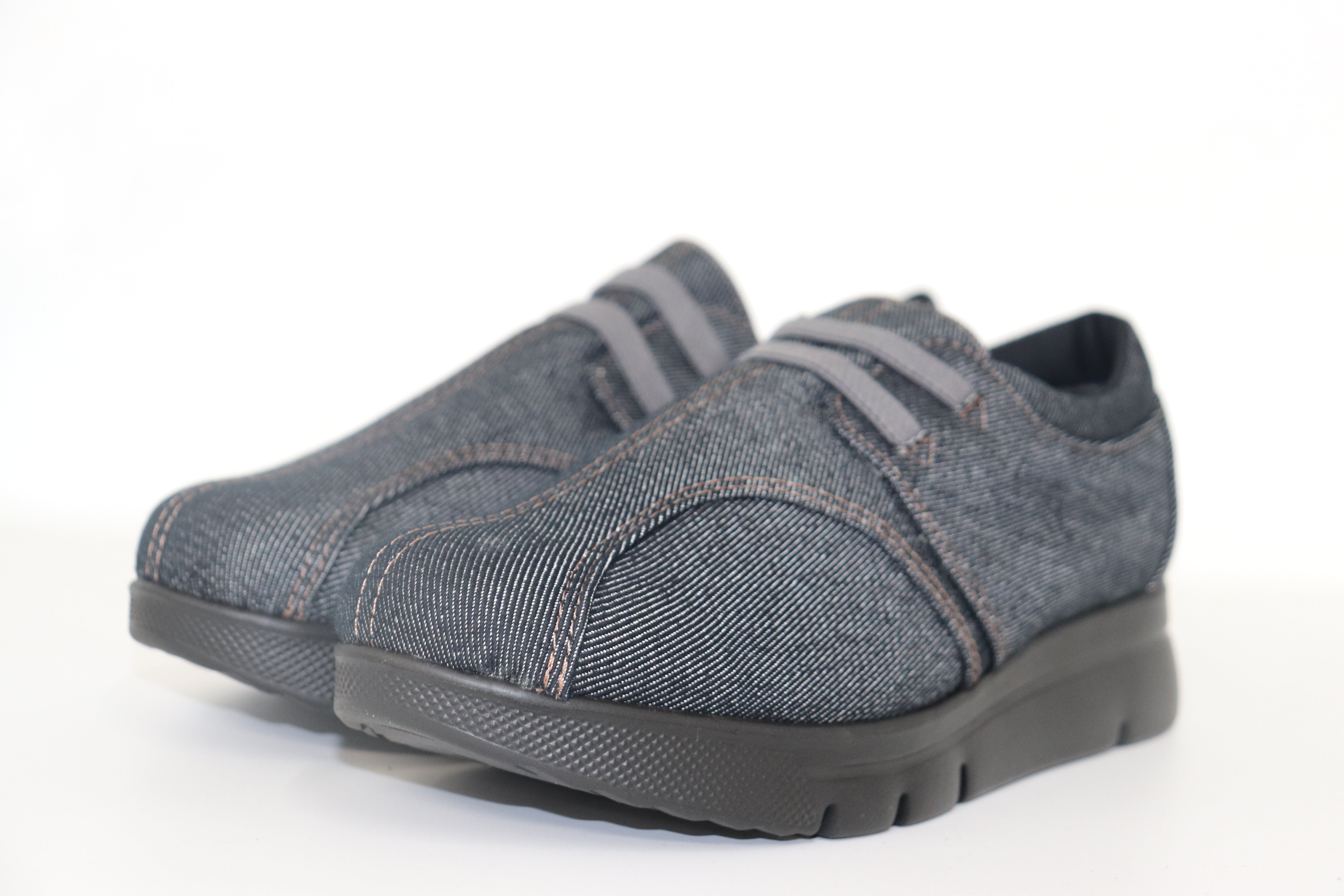 Walking Made in Japan Denim material Antibacterial and odor resistant Cushioning Easy to walk Lightweight Women&#39;s Easy to walk Rubber instep Thick sole 4E denim comfort slip-ons No.8525